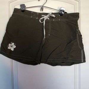 Hawaii Tapas swim shorts size 13